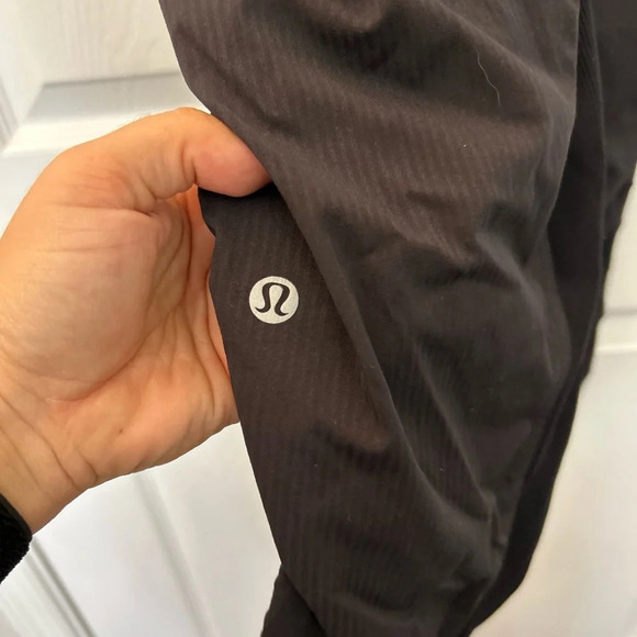 Lululemon Street To Studio Pant II *Unlined 28"
Black  size 6 - Picture 6 of 8